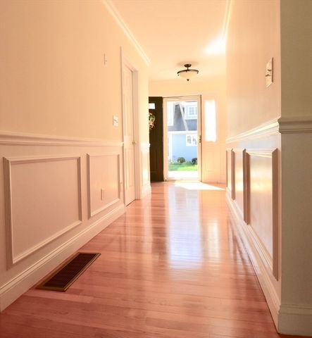 3 Enaya Cir 3, Worcester, MA 01606