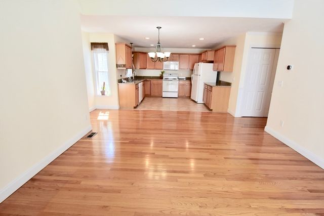 3 Enaya Cir 3, Worcester, MA 01606