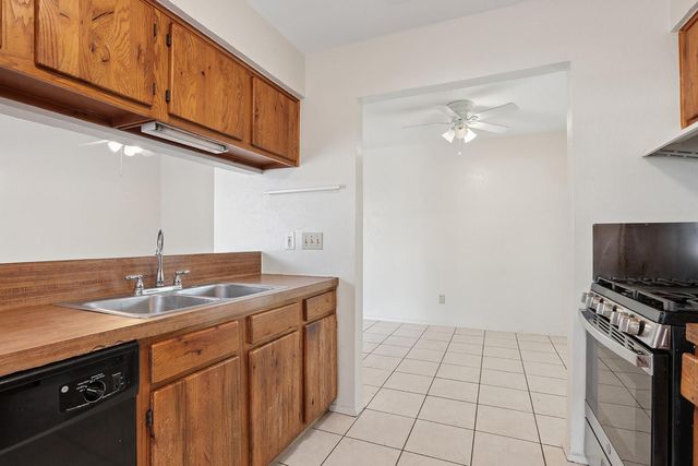 11912 Sunhillow BND B, Austin, TX 78758