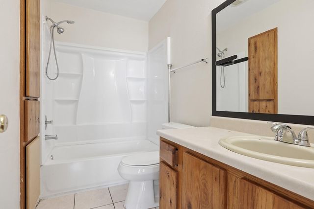 11912 Sunhillow BND B, Austin, TX 78758