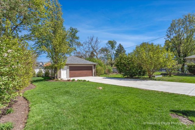 305 N Clinton Avenue, Elmhurst, IL 60126