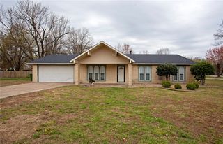 2726 Highland Circle, Rogers, AR 72756