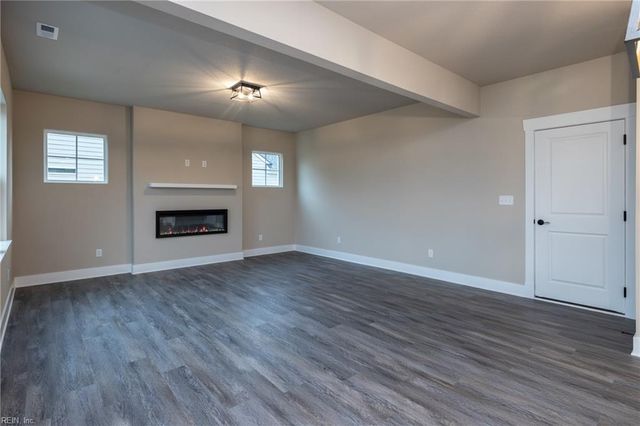 328 Station DR, Suffolk, VA 23434