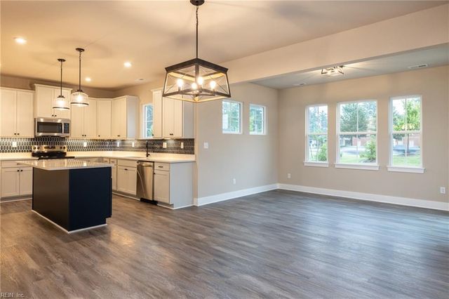 328 Station DR, Suffolk, VA 23434