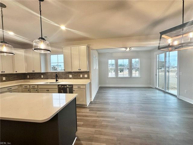 328 Station DR, Suffolk, VA 23434