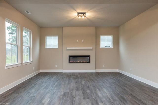 328 Station DR, Suffolk, VA 23434