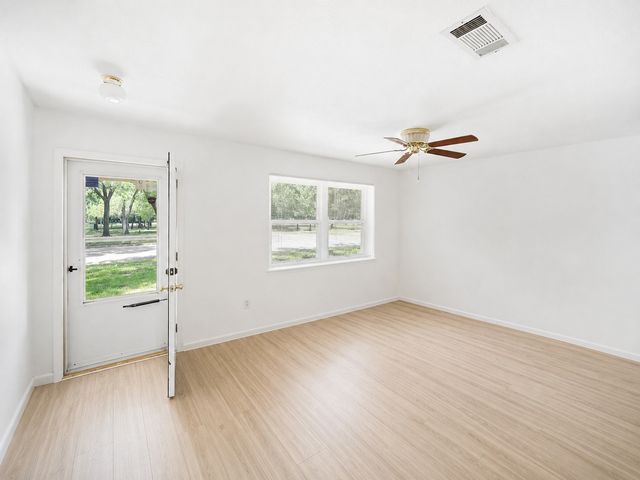 501 Simmons Drive, Euless, TX 76040