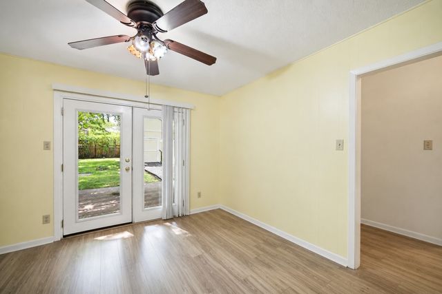 501 Simmons Drive, Euless, TX 76040