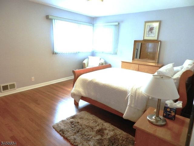 2 Koewing Pl, West Orange Twp., NJ 07052