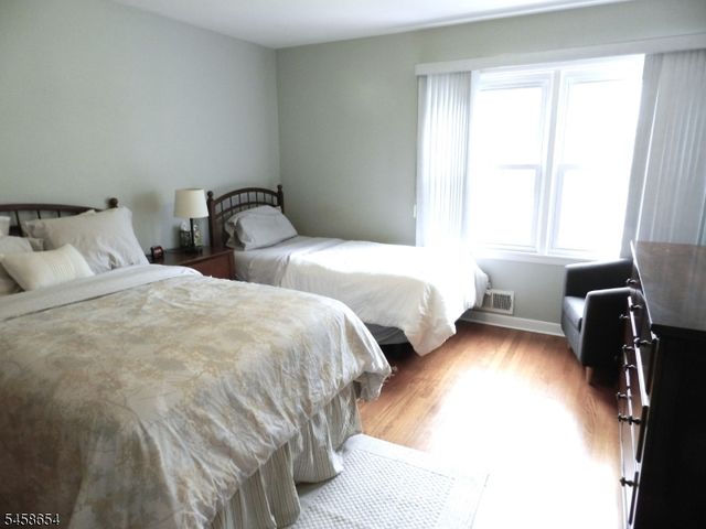 2 Koewing Pl, West Orange Twp., NJ 07052