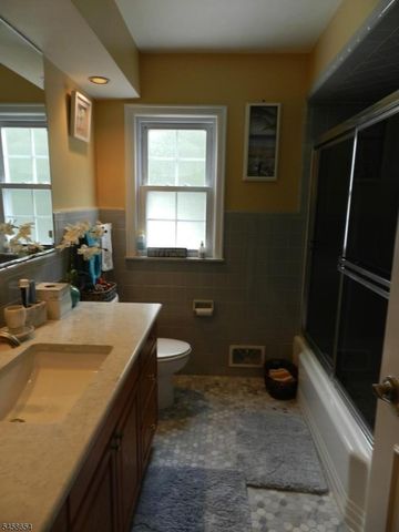 2 Koewing Pl, West Orange Twp., NJ 07052