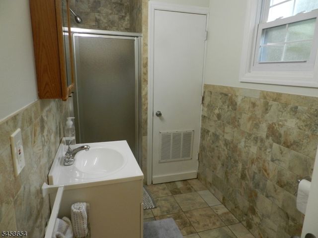 2 Koewing Pl, West Orange Twp., NJ 07052