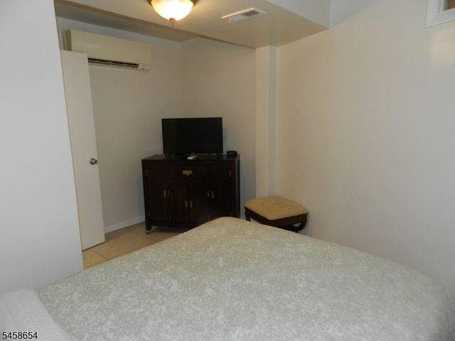 2 Koewing Pl, West Orange Twp., NJ 07052