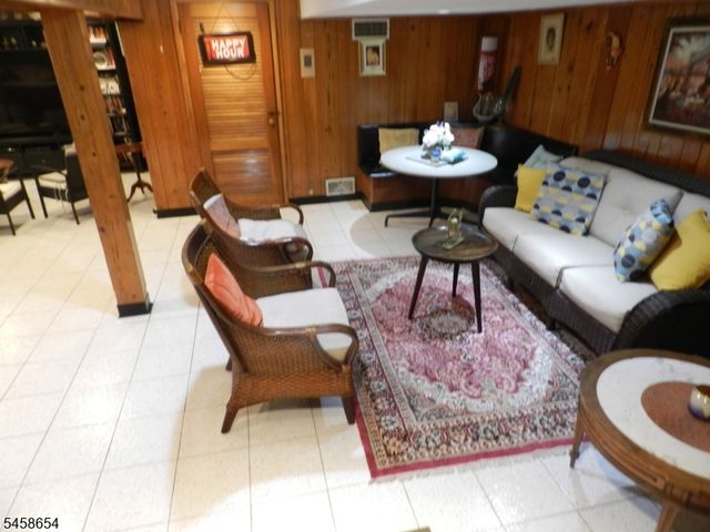 2 Koewing Pl, West Orange Twp., NJ 07052