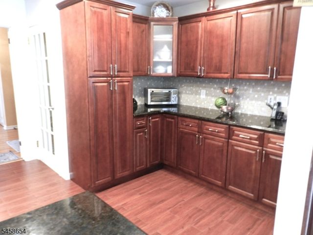 2 Koewing Pl, West Orange Twp., NJ 07052