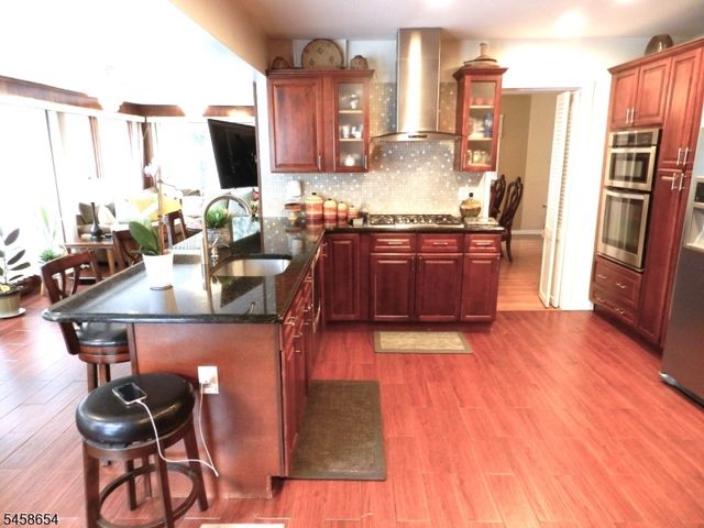2 Koewing Pl, West Orange Twp., NJ 07052