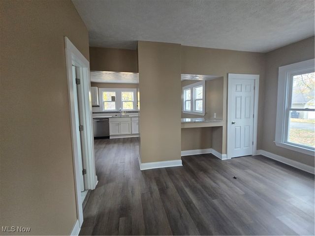 2294 E 100th Street, Cleveland, OH 44106