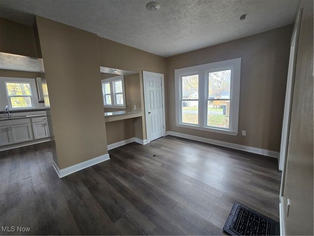 2294 E 100th Street, Cleveland, OH 44106