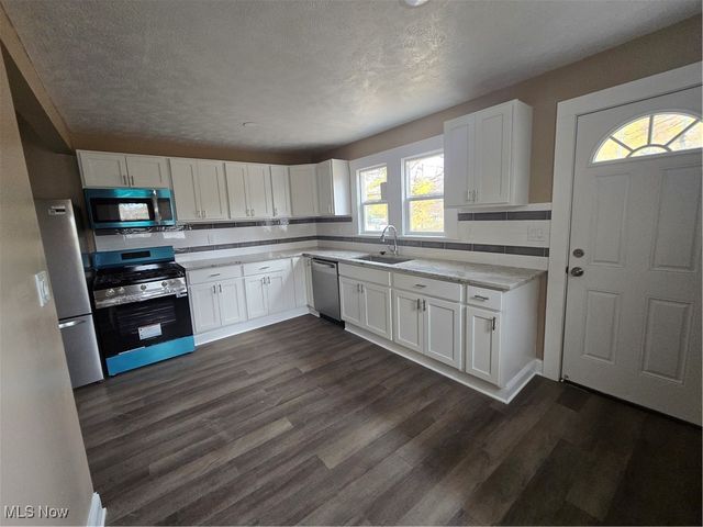 2294 E 100th Street, Cleveland, OH 44106