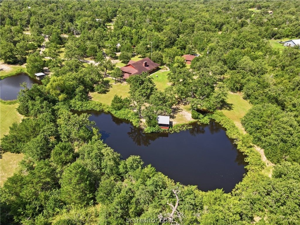 300 Moss Oak Drive, Somerville, TX 77879 — exterior