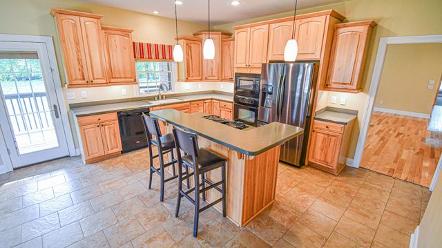 1110 Creekside Drive, Lawrenceburg, KY 40342