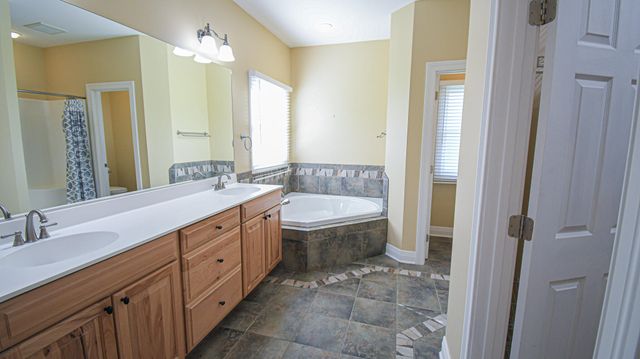 1110 Creekside Drive, Lawrenceburg, KY 40342