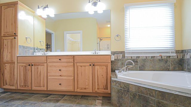 1110 Creekside Drive, Lawrenceburg, KY 40342