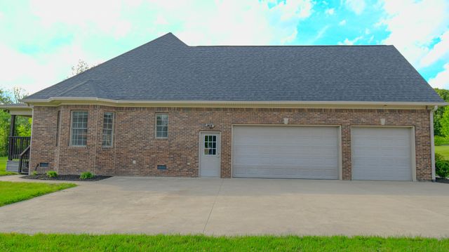 1110 Creekside Drive, Lawrenceburg, KY 40342