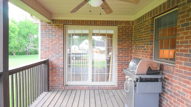 1110 Creekside Drive, Lawrenceburg, KY 40342