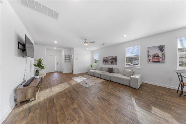 3200 Egan DR, Pflugerville, TX 78660