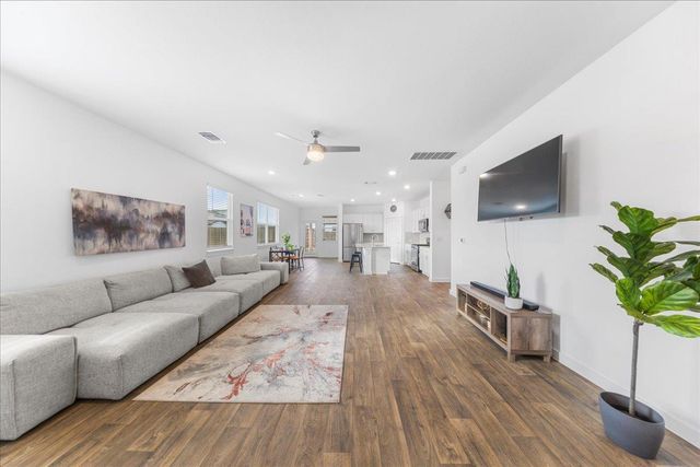 3200 Egan DR, Pflugerville, TX 78660
