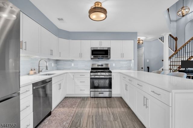 804 Well Sweep Rd 804, Readington Twp., NJ 08889