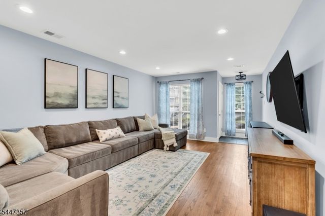 804 Well Sweep Rd 804, Readington Twp., NJ 08889
