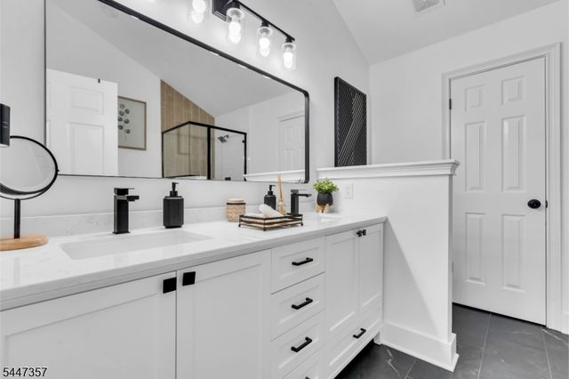 804 Well Sweep Rd 804, Readington Twp., NJ 08889