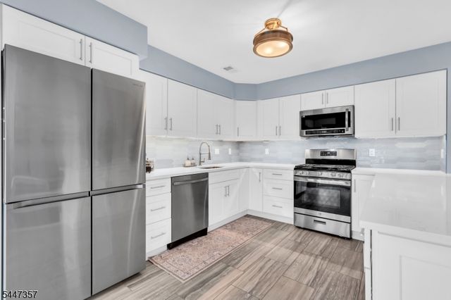 804 Well Sweep Rd 804, Readington Twp., NJ 08889
