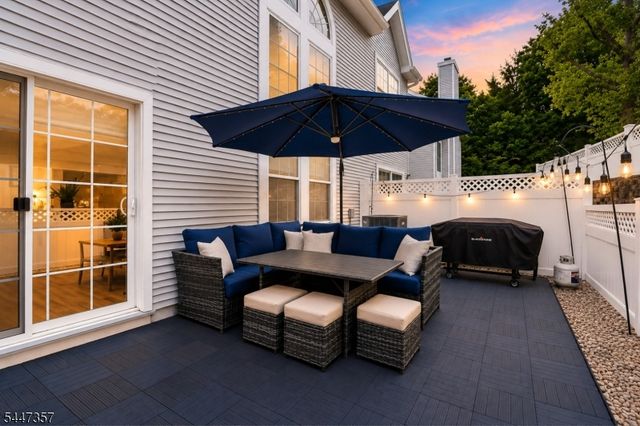 804 Well Sweep Rd 804, Readington Twp., NJ 08889