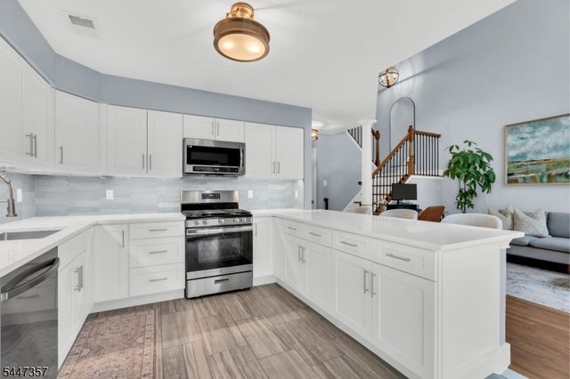 804 Well Sweep Rd 804, Readington Twp., NJ 08889
