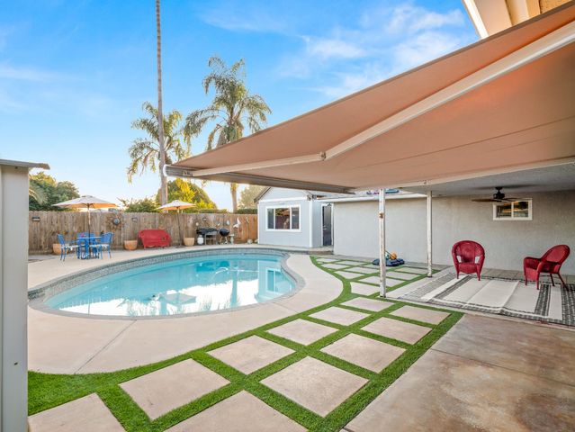 3279 W Rialto Avenue, Fresno, CA 93722