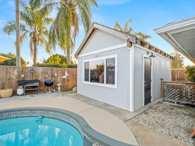 3279 W Rialto Avenue, Fresno, CA 93722