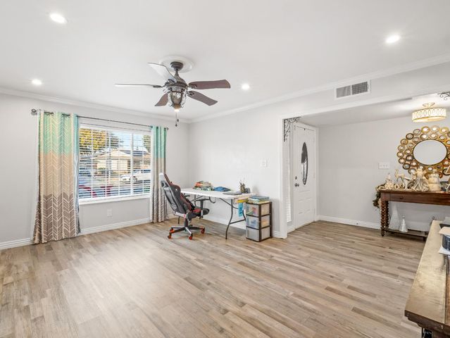 3279 W Rialto Avenue, Fresno, CA 93722