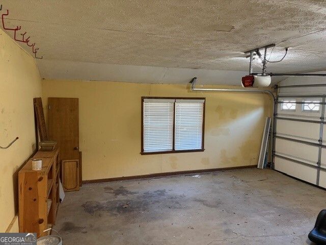 185 Redwood Circle, Fayetteville, GA 30214