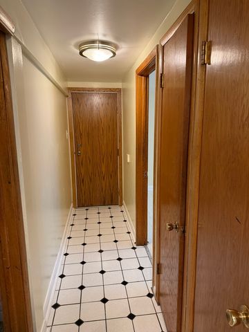 5743 S KENTON Avenue 1S, Chicago, IL 60629