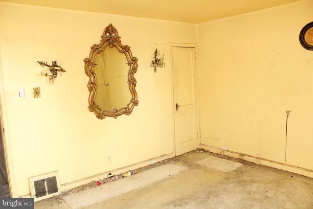 1642 E TULPEHOCKEN ST, Philadelphia, PA 19138