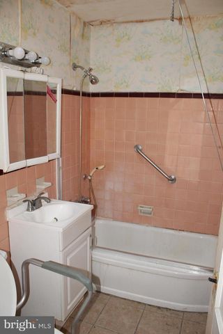 1642 E TULPEHOCKEN ST, Philadelphia, PA 19138