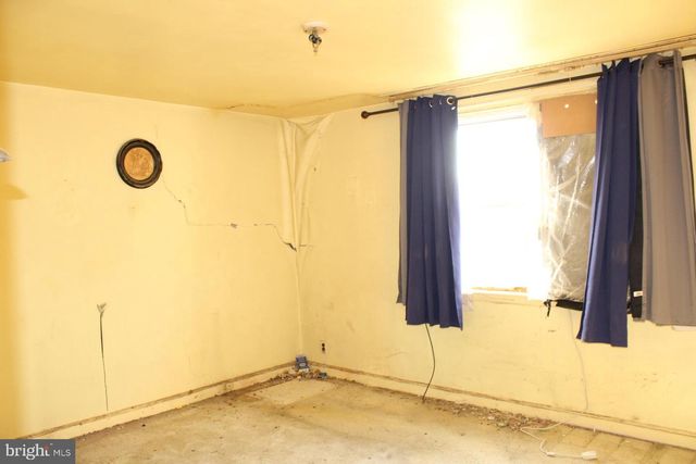 1642 E TULPEHOCKEN ST, Philadelphia, PA 19138