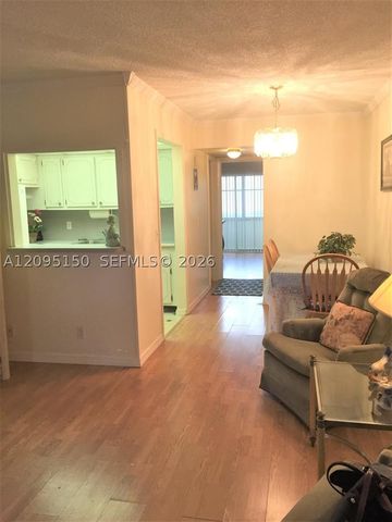 107 Canterbury E 107, West Palm Beach, FL 33417