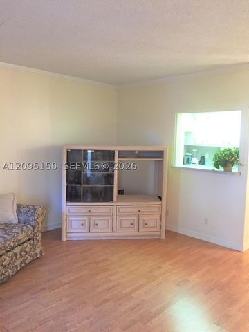 107 Canterbury E 107, West Palm Beach, FL 33417