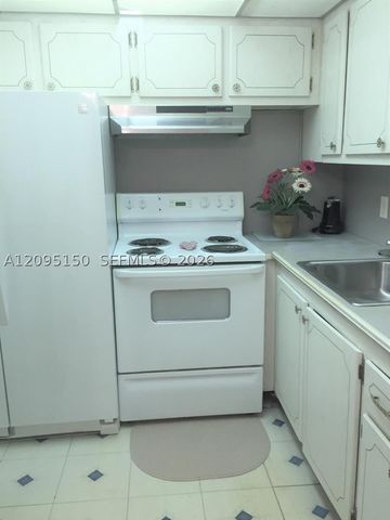 107 Canterbury E 107, West Palm Beach, FL 33417