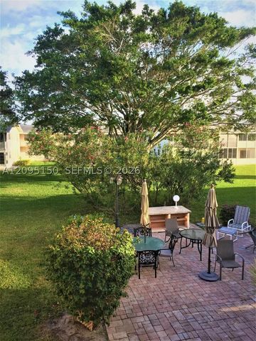 107 Canterbury E 107, West Palm Beach, FL 33417