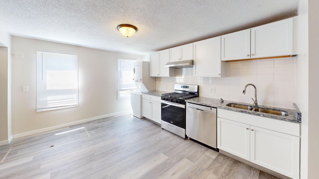 594 Charles Avenue, Saint Paul, MN 55103